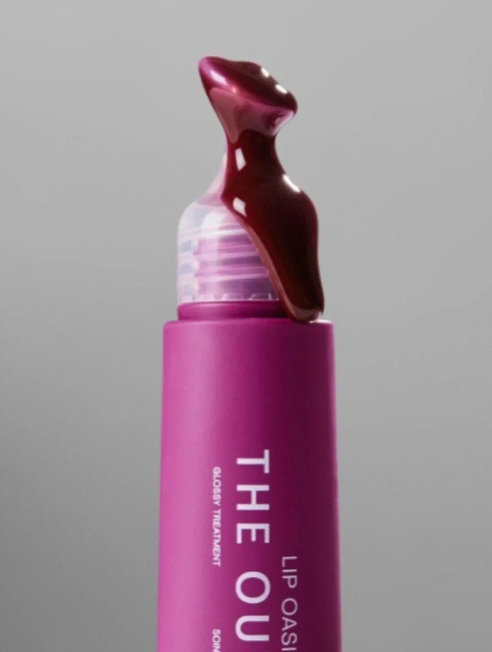THE OUTSET Lip Oasis Glossy Treatment in Mirage
